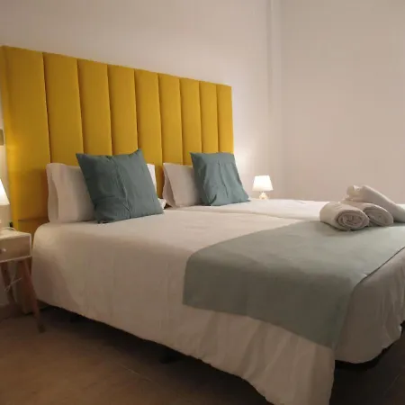 Bristol Likehome, By Comfortable Luxury * קורלחו