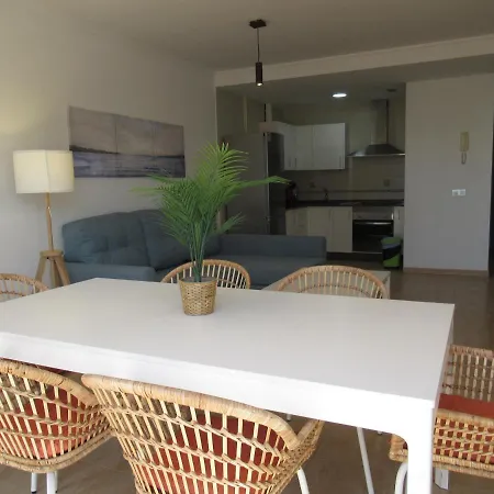 Bristol Likehome, By Comfortable Luxury קורלחו