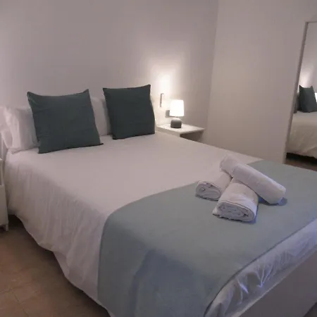 Bristol Likehome, By Comfortable Luxury * קורלחו