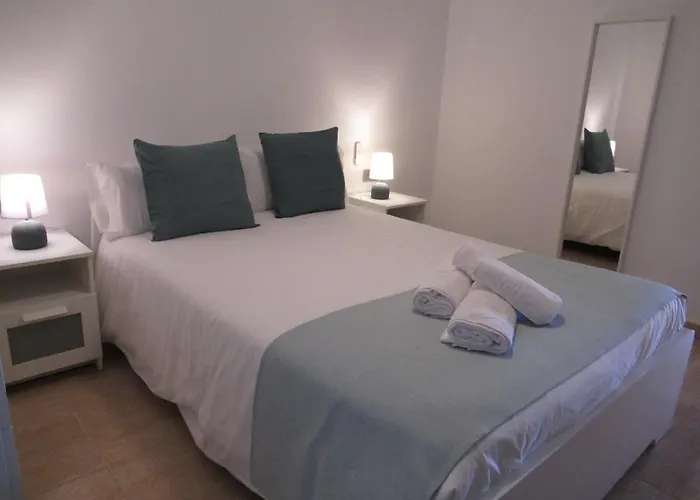 Bristol Likehome, By Comfortable Luxury * קורלחו