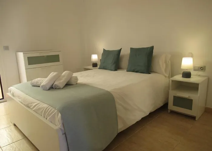 Bristol Likehome, By Comfortable Luxury *