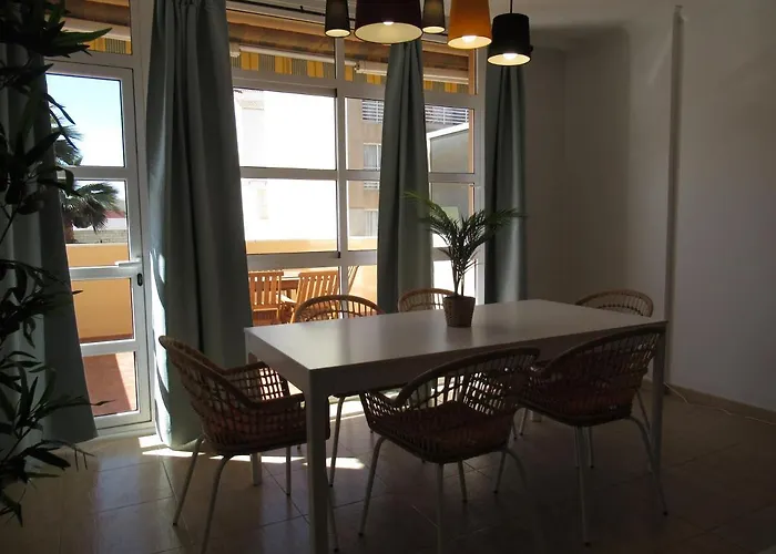 Bristol Likehome, By Comfortable Luxury كوراليهو