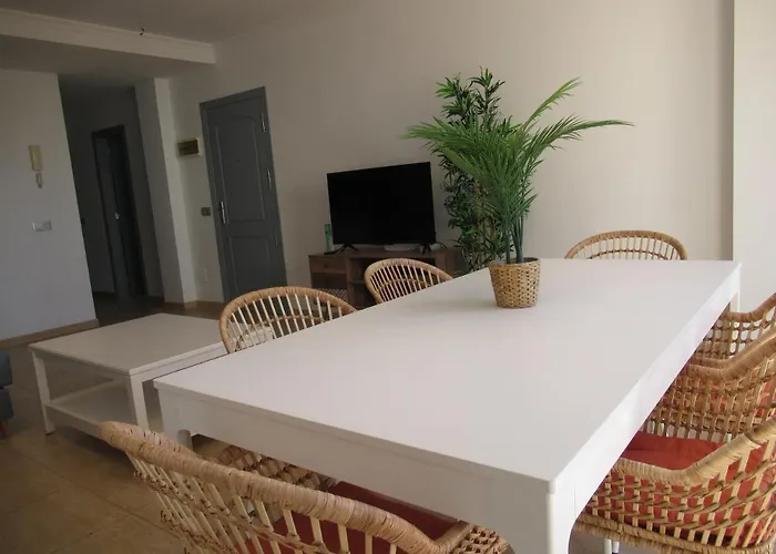 Bristol Likehome, By Comfortable Luxury *